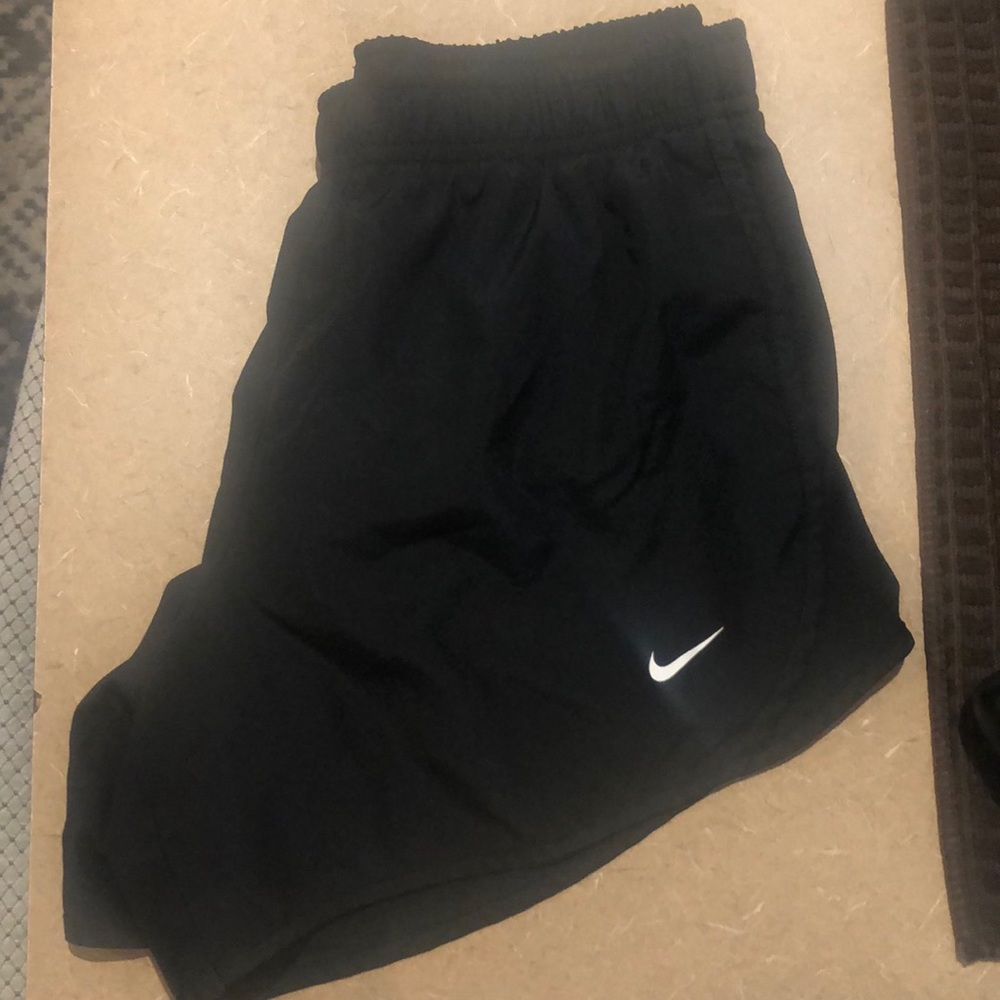 Nike dry fit girls black shorts size girls L